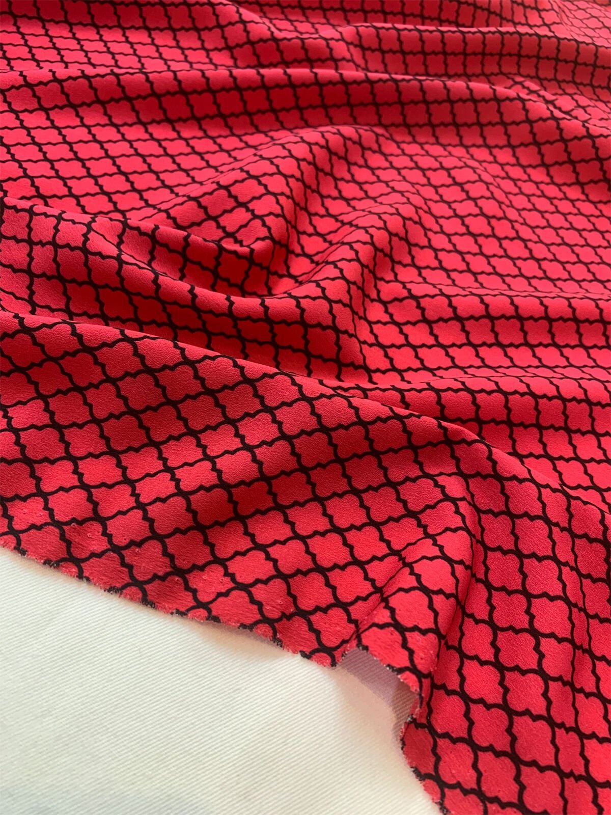 Desenli İnce Krep Kumaş