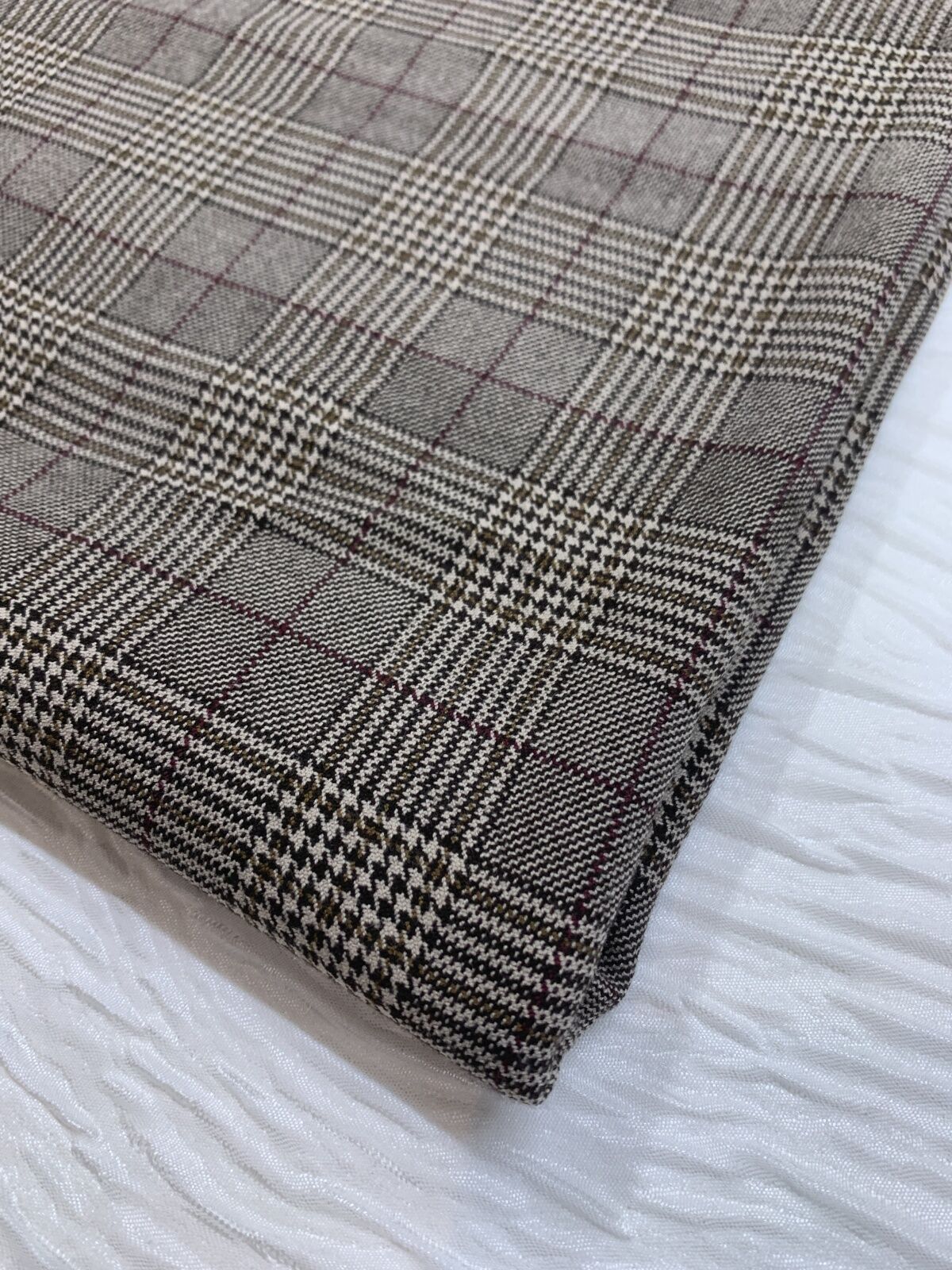 Dış Giyimlik Klasik Ekose Kumaş, Parça 110x140 cm (KÜÇÜK LEKE VAR)