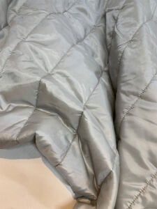 Gümüş Rengi Kapitone Kumaş Montluk - Tek Taraflı