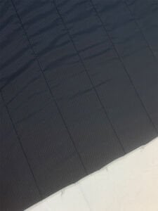 İnce Kendinden Desenli Siyah Kapitone Kumaş Montluk - Tek Taraflı