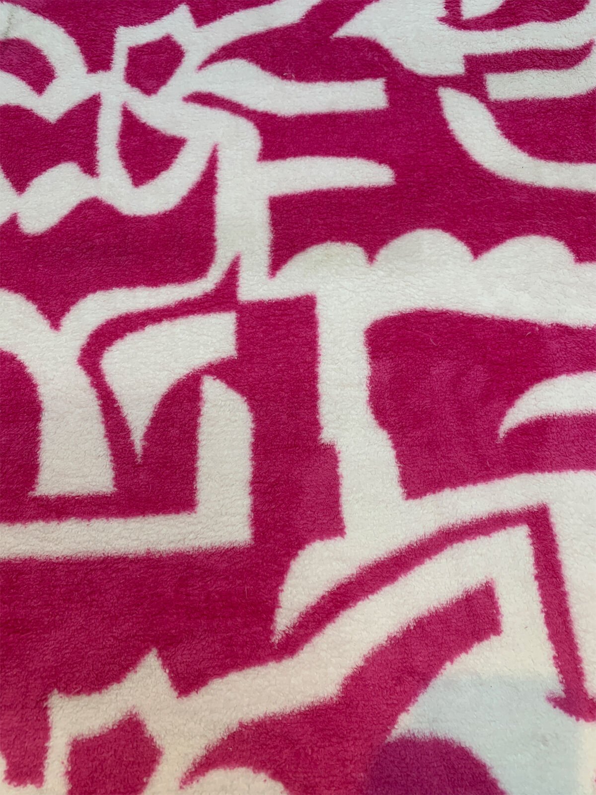 Pembe Beyaz Desenli Welsoft Kumaş Çift Taraflı -  Yumuşak Tok Doku