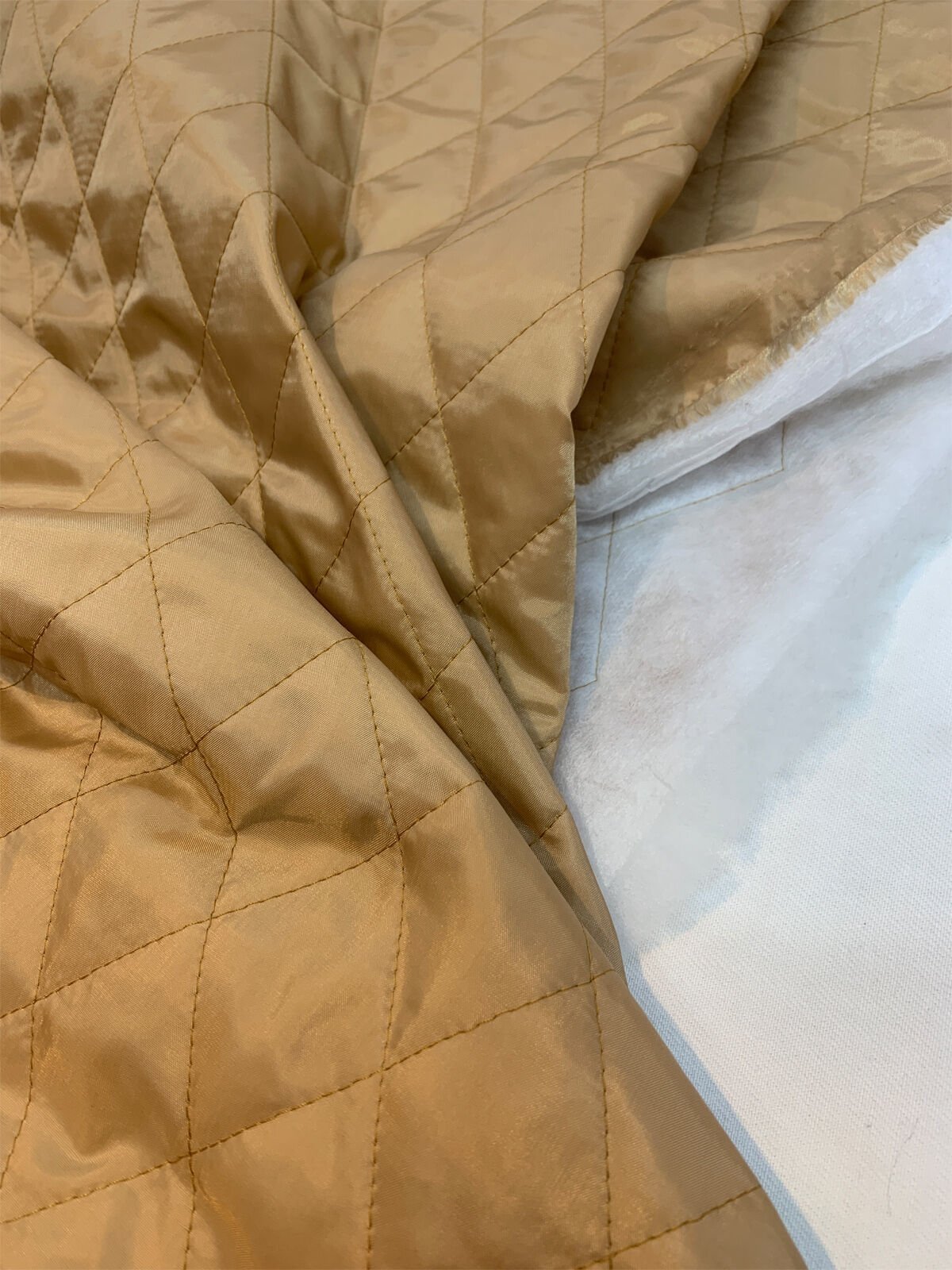 İnce Sütlü Kahve Baklava Desen Kapitone Kumaş Montluk - Tek Taraflı