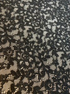 Siyah Esnek Dantel Kumaş - Likralı ve Çiçek Desenli Zarif Doku