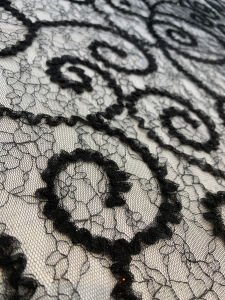 Siyah Yapıştırma Sim Detaylı Esnek Dantel Kumaş - Işıltılı ve Likralı