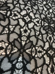 Siyah Dantel Kumaş - Klasik Çiçek Desenli ve Zarif Doku