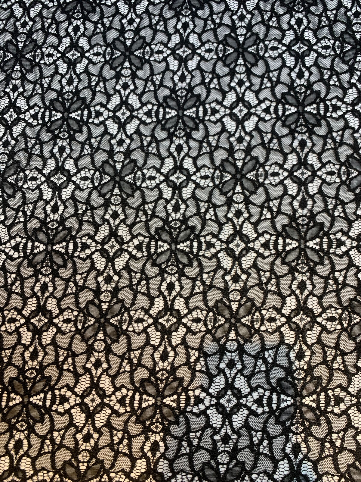 Siyah Dantel Kumaş - Klasik Çiçek Desenli ve Zarif Doku