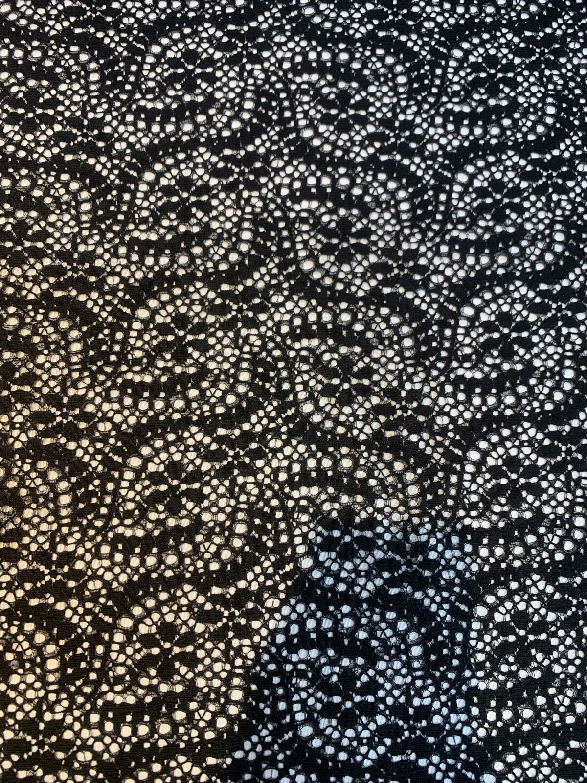 Siyah Dantel Kumaş - Klasik Dairesel Desenli - Tok ve Dökümlü