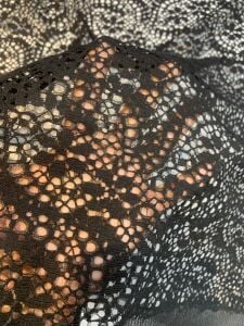 Siyah Dantel Kumaş - Klasik Dairesel Desenli - Tok ve Dökümlü