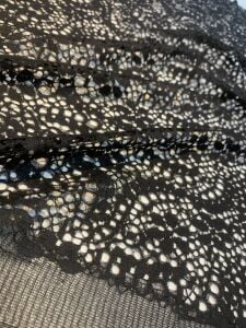 Siyah Dantel Kumaş - Klasik Dairesel Desenli - Tok ve Dökümlü