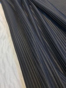 Piliseli Saten Kumaş Siyah - Parlak ve Akıcı Doku