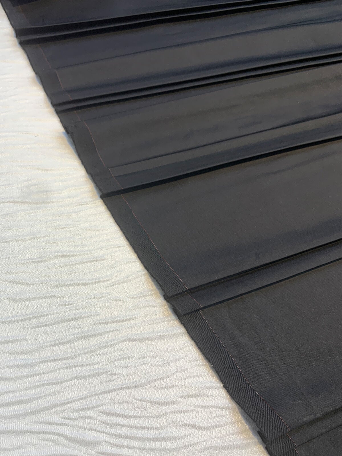 Siyah Saten Piliseli Kumaş 20 cm Pilise Aralığı