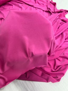 Koyu Pembe Esnek Dökümlü Buzi Jarse Penye (ENDE BELLİ BELİRSİZ ÇİZGİLER)