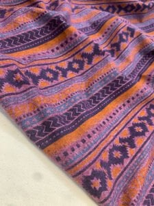 Pazen Benzeri, Otantik Desenli Mürdüm Kışlık Kumaş - Hafif Şardonlu