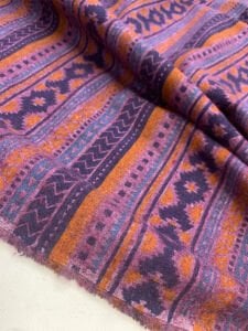 Pazen Benzeri, Otantik Desenli Mürdüm Kışlık Kumaş - Hafif Şardonlu