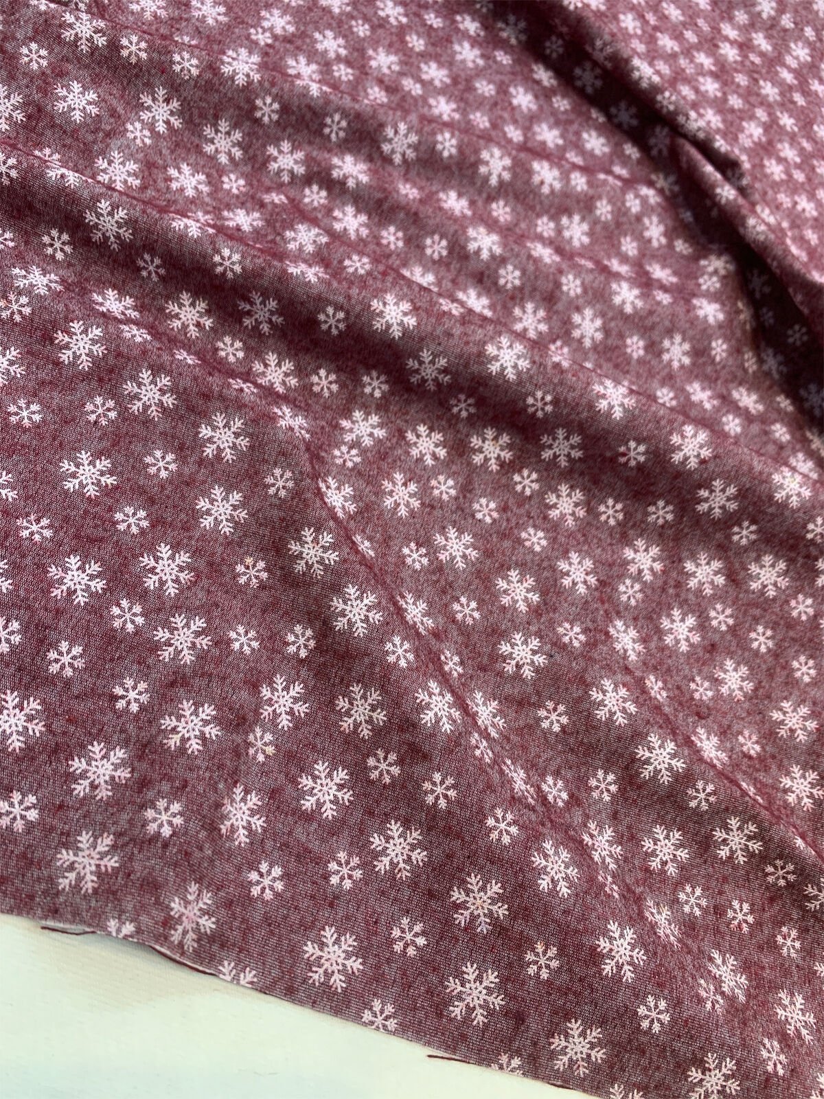 Pazen Benzeri, Kar Tanesi Desenli Bordo Kışlık Kumaş - Hafif Şardonlu