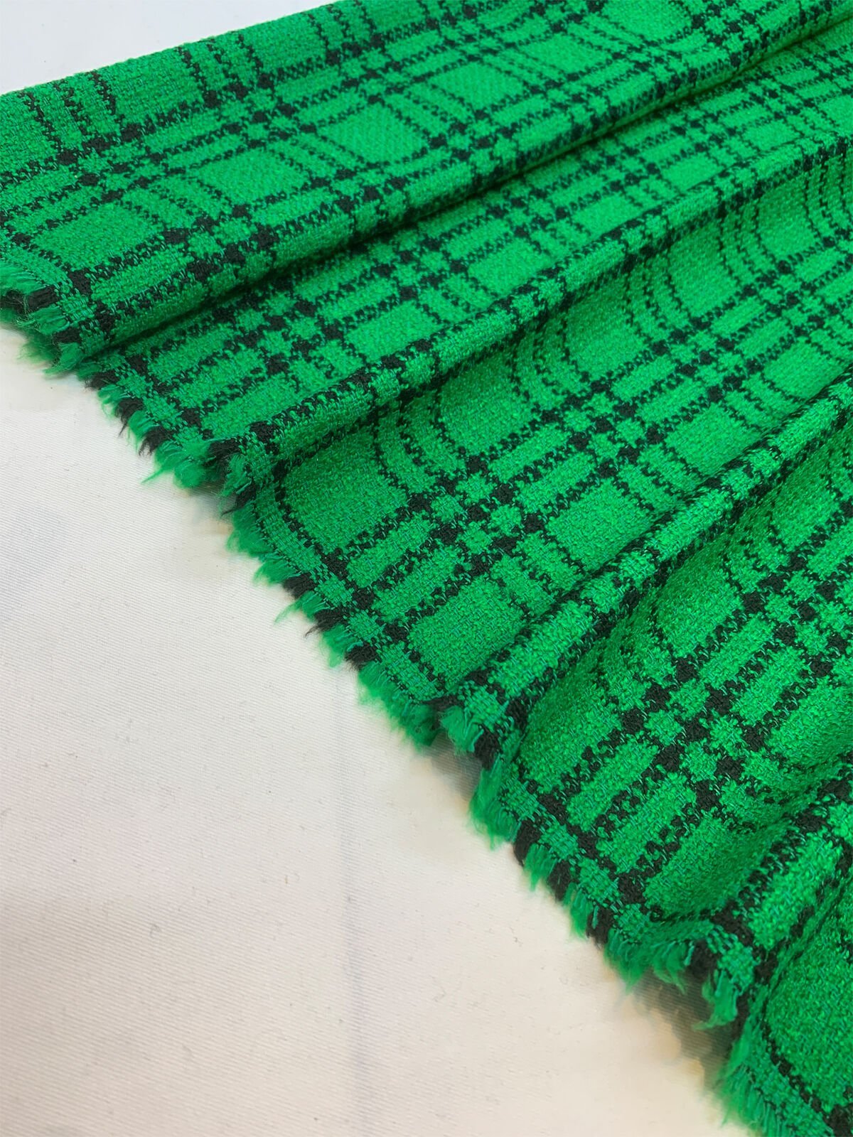 Yeşil Siyah Ekose Şanel Kumaş – Ceketlik & Takımlık