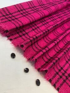 Fuşya Siyah Ekose Şanel Kumaş – Ceketlik & Takımlık