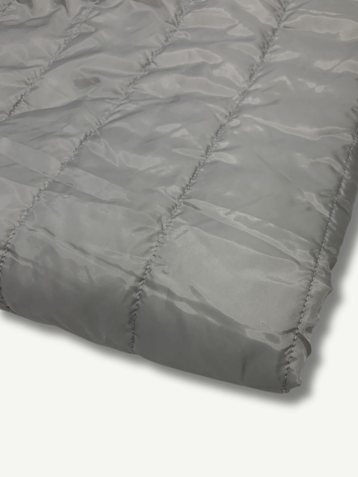 Gri Kapitone Kumaş, Parça 170x150 cm (KENARA YAKIN LEKE)