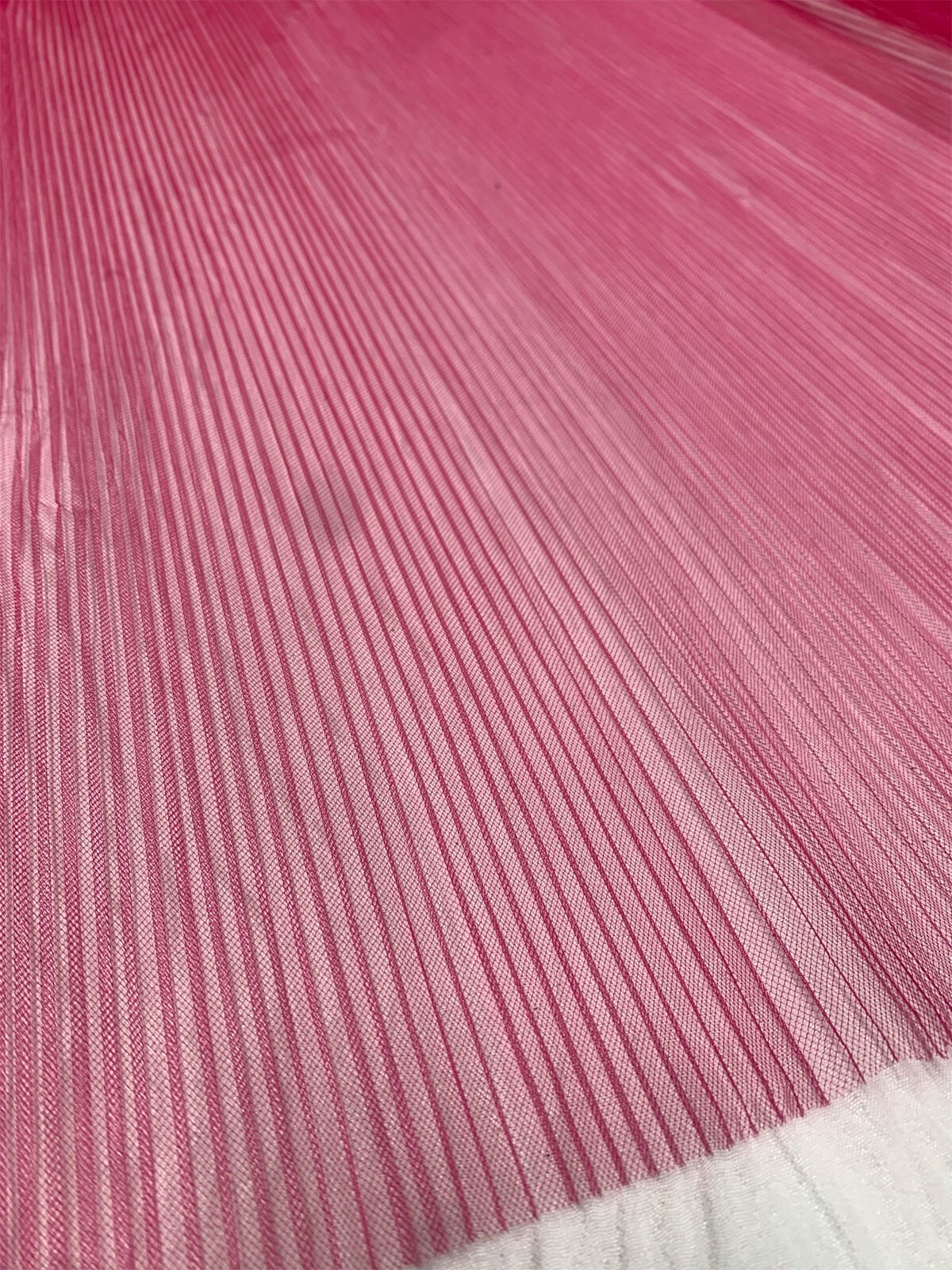 Fuşya Piliseli Sert Tül Kumaş