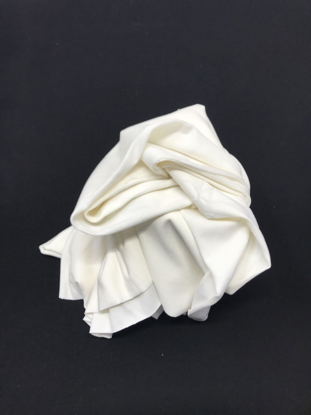 Diz Yapmaz 2 İplik Kumaş Esnek Krem, Parça 105x180 cm (HAFİF KİRLİ)