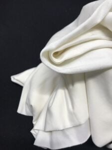 Diz Yapmaz 2 İplik Kumaş Esnek Krem, Parça 105x180 cm (HAFİF KİRLİ)