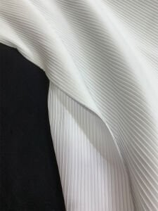 Beyaz Poplin Piliseli Kumaş