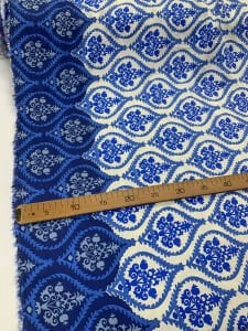 Mavi Ekru Çini Desenli Eteği Sulu Viskon Kumaş