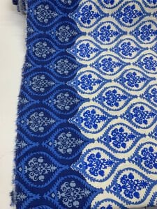 Mavi Ekru Çini Desenli Eteği Sulu Viskon Kumaş