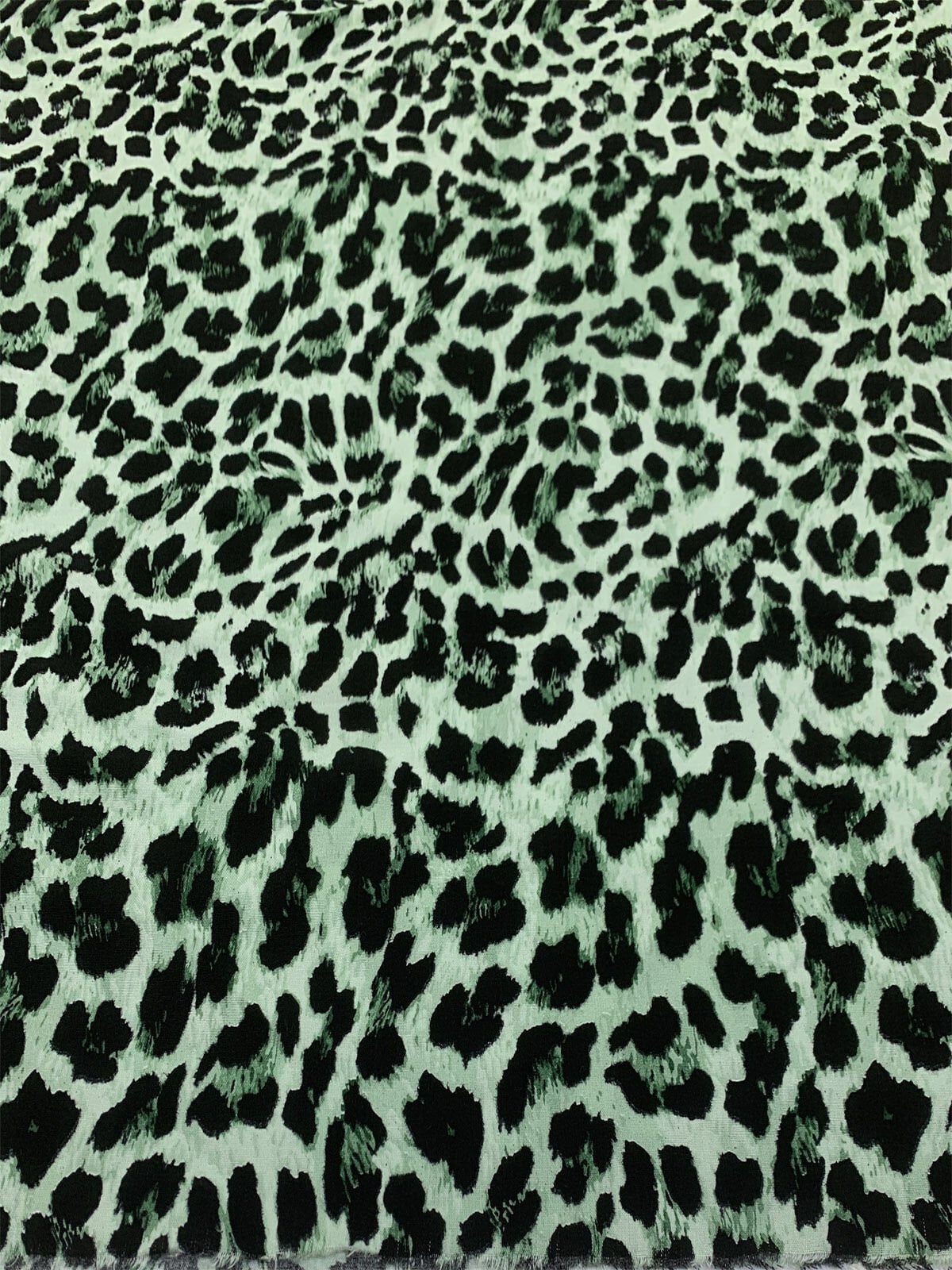 Yeşil Leopar Desenli Viskon Kumaş