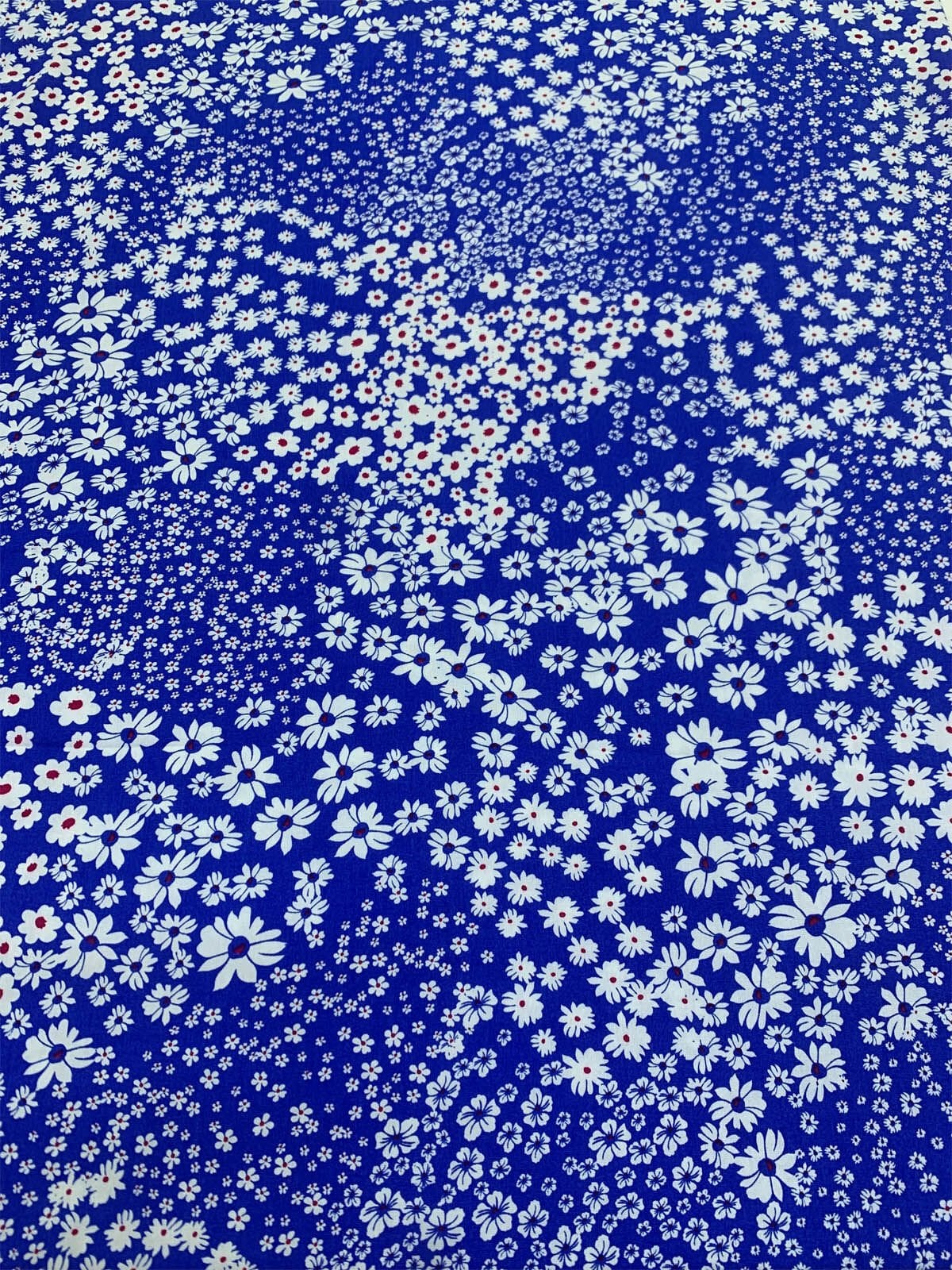 Mavi Papatya Desenli Viskon Kumaş