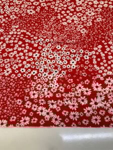 Kırmızı Papatya Desenli Viskon Kumaş