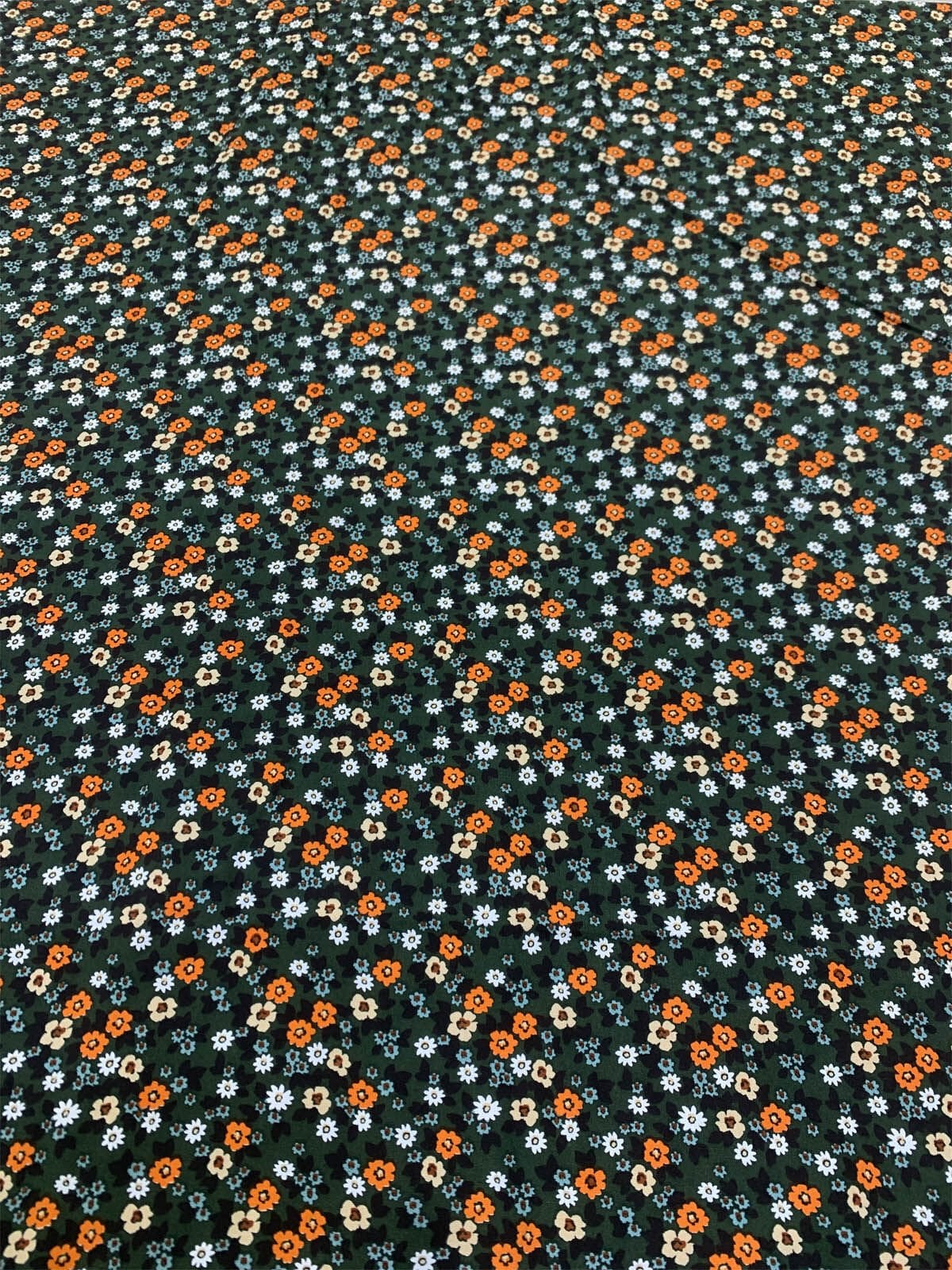 Haki Çıtır Çiçek Desenli Viskon Kumaş