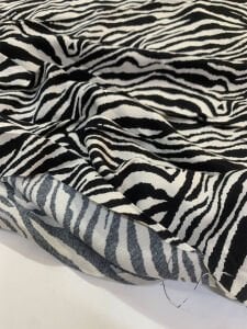 Siyah Zebra Desenli Viskon Kumaş