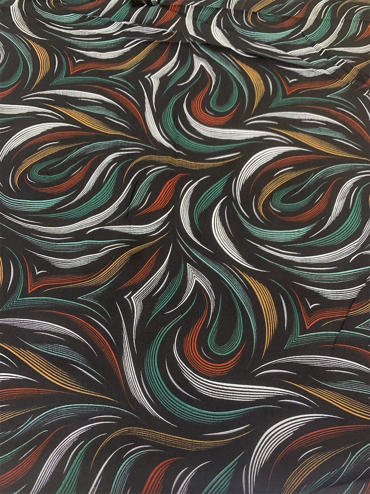 Siyah Üzerine Renkli Soyut Çizgi Desenli Viskon Kumaş