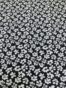 Siyah Gri Çiçek Desenli Viskon Kumaş