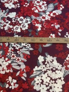 Kırmızı Renkli Nostaljik Çiçek Desenli Duck Kumaş - Leke Tutmaz Döşemelik & Masa Örtülük