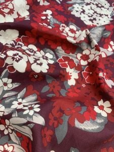 Kırmızı Renkli Nostaljik Çiçek Desenli Duck Kumaş - Leke Tutmaz Döşemelik & Masa Örtülük