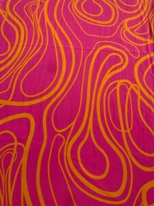 Fuşya Soyut Sarmal Desenli Viskon Kumaş