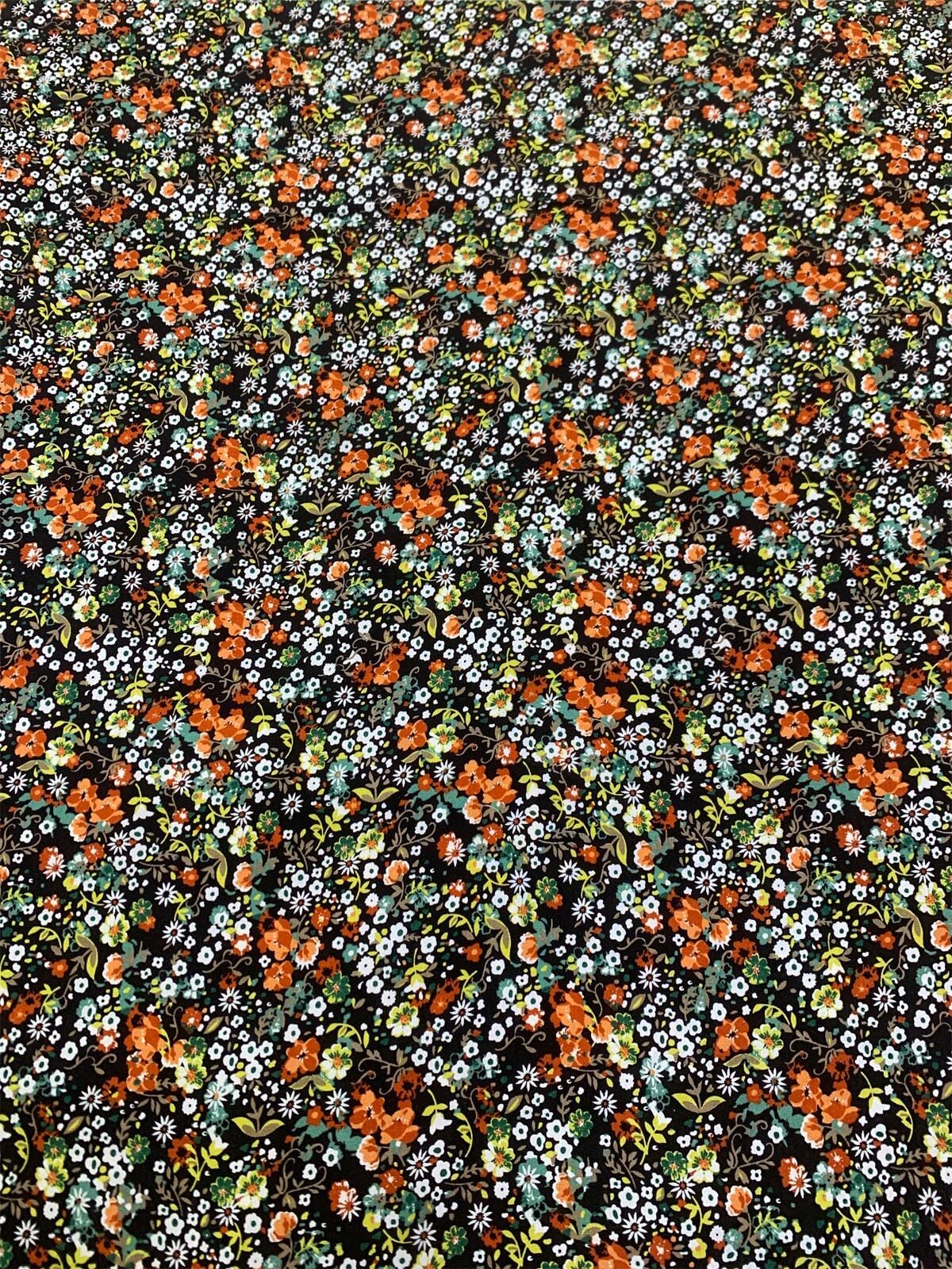 Turuncu Çıtır Çiçek Desenli Viskon Kumaş