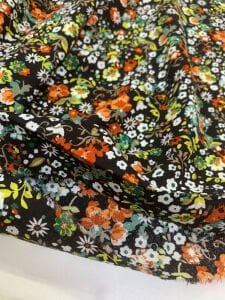 Turuncu Çıtır Çiçek Desenli Viskon Kumaş