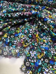 Fuşya Çıtır Çiçek Desenli Viskon Kumaş