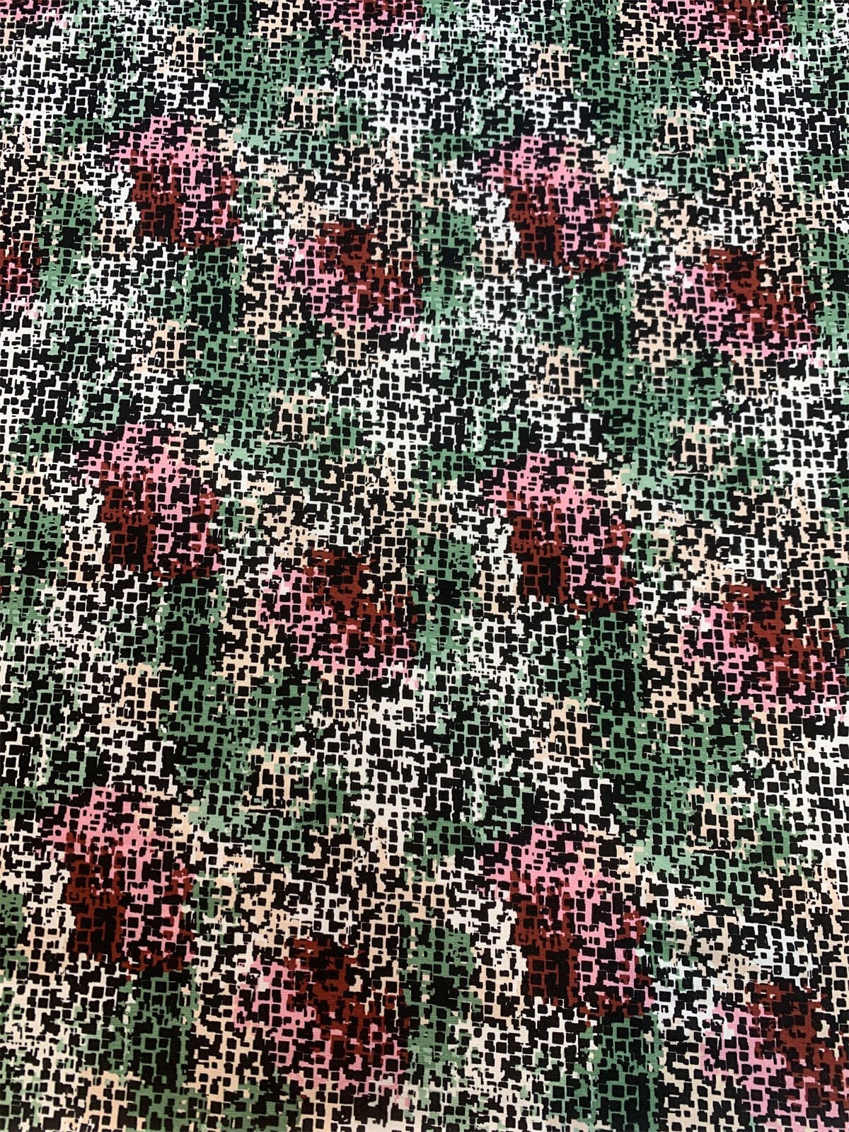 Desenli Viskon Penye Kumaş Dökümlü Esnek Elbiselik - Mozaik Desenli