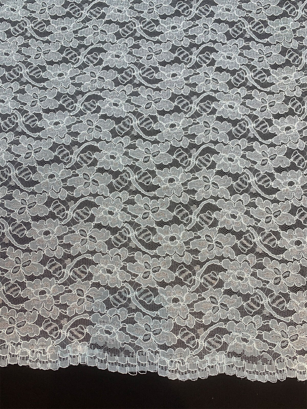 Açık Su Yeşili Kordone Dantel Kumaş – Çiçek Desenli