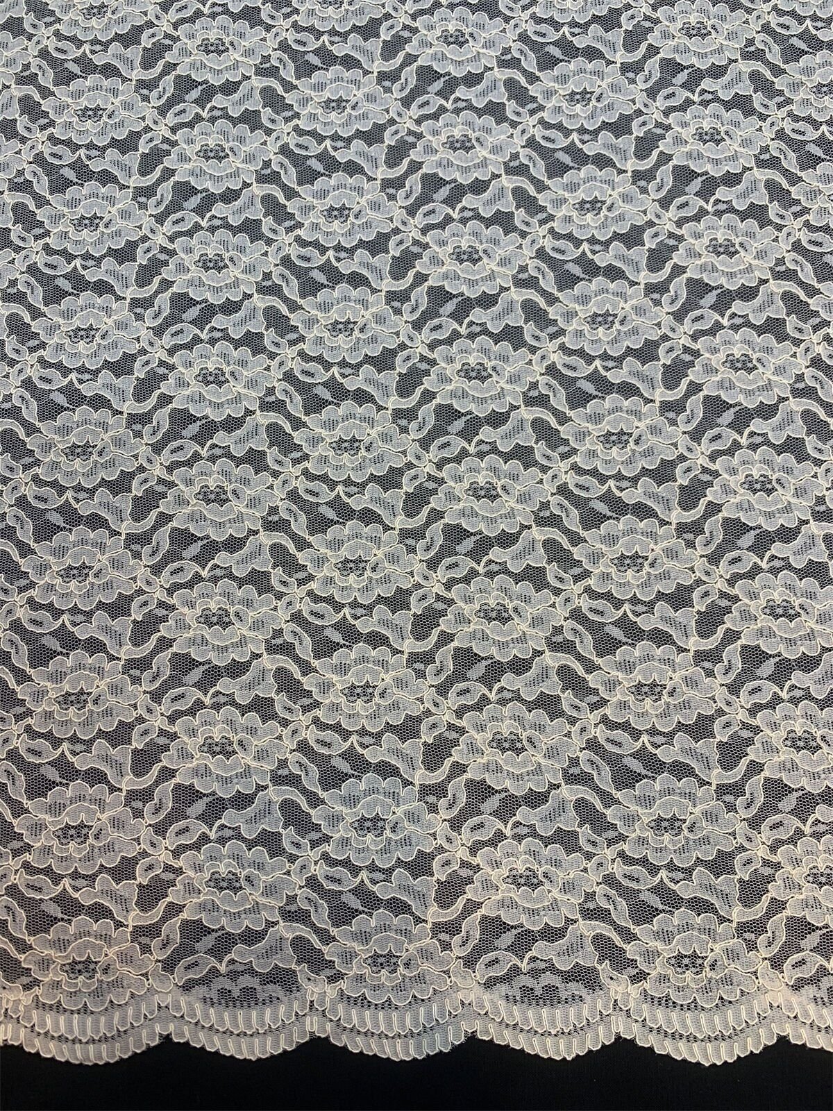 Krem Kordone Dantel Kumaş – Çiçek Desenli