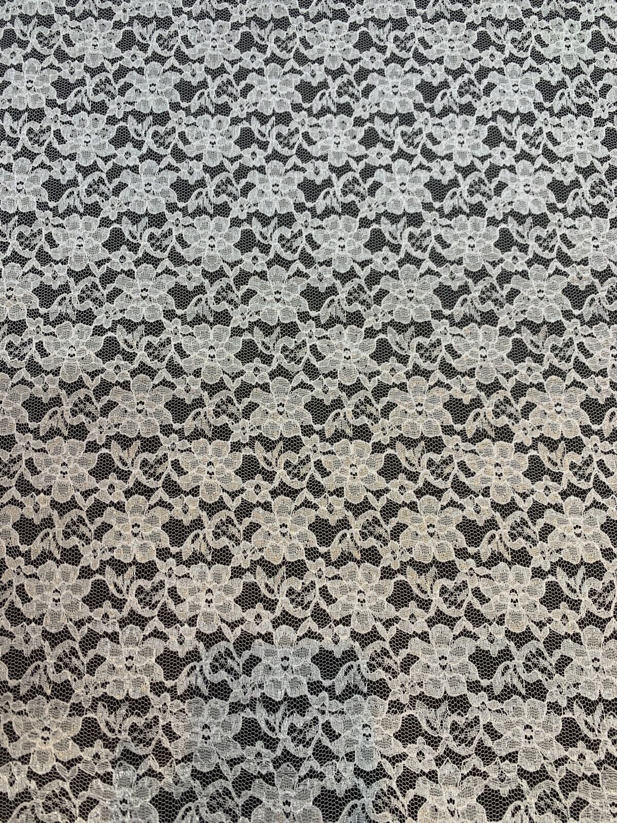 Beyaz İnce Dantel Kumaş – Çiçek Desenli