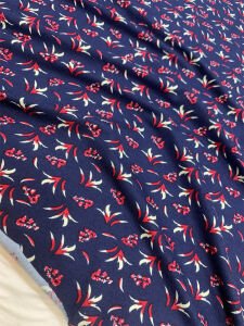 Desenli Viskon Penye Kumaş Dökümlü Esnek Elbiselik - Lacivert Kırmızı Dallı Desen