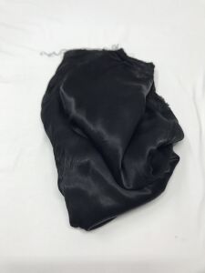 Saten  Viskon Kumaş, Parça 105x140 cm Siyah (KUMAŞTA KÜÇÜK DELİK VAR)