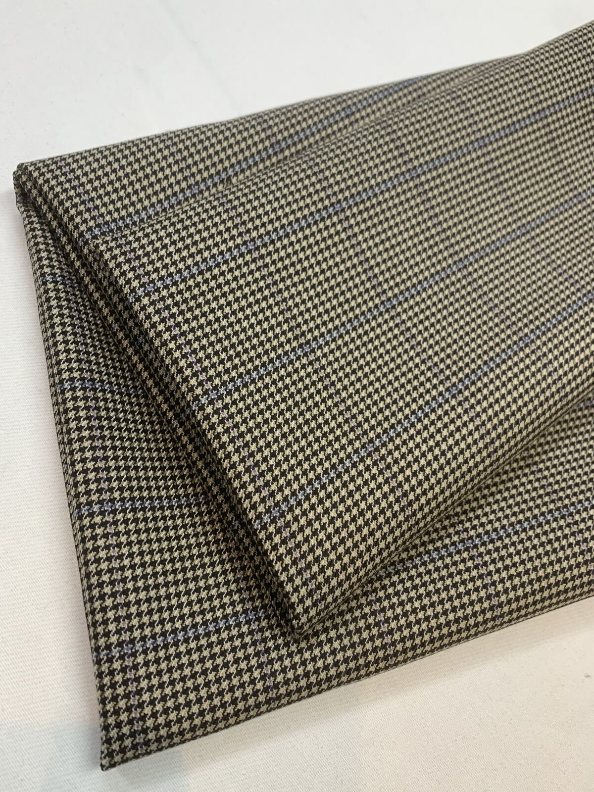 Ekose Kazayağı Desenli Klasik Takımlık Dış Giyim Kumaşı – Bej Siyah