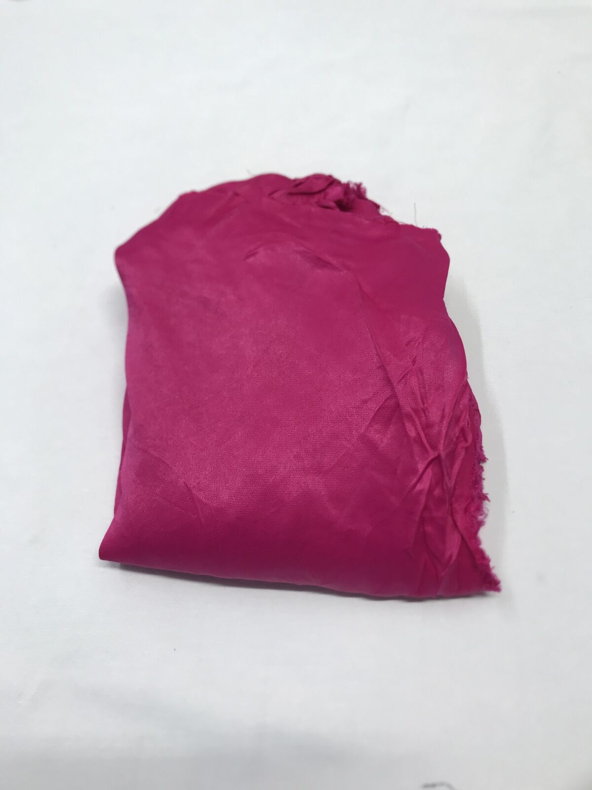 Saten  Viskon Kumaş, Parça 150x120 cm Fuşya (EKLİ 2 PARÇA)