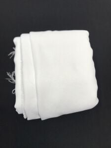 Dış Giyimlik Kumaş, Parça 230x130 cm Beyaz (KUMAŞTA KİR VAR)